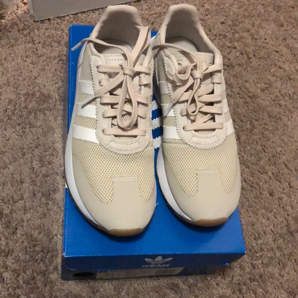 Adidas FLB runner size 7.5, light tan color